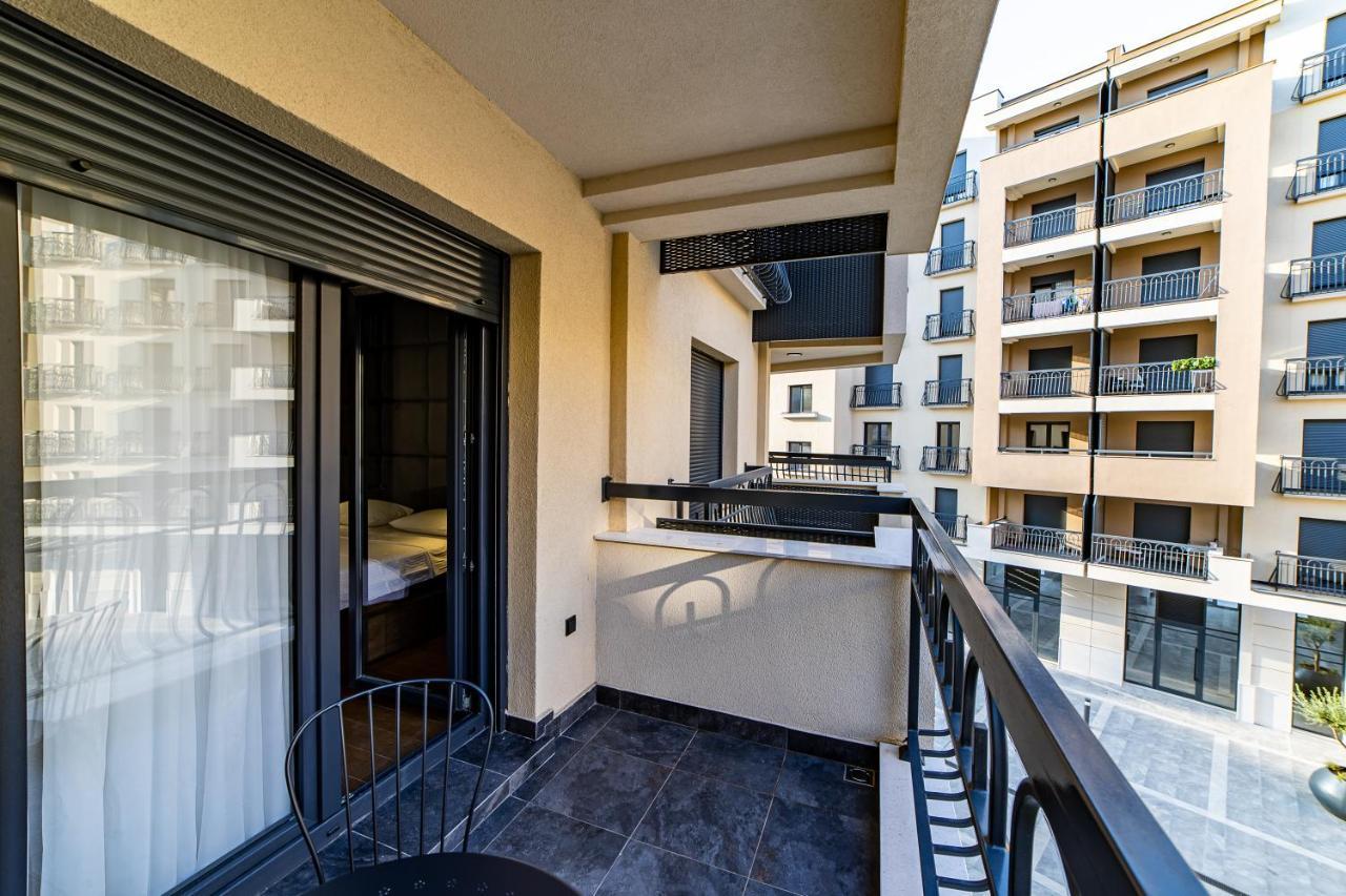 Apartments Tulip 波德戈里察 外观 照片