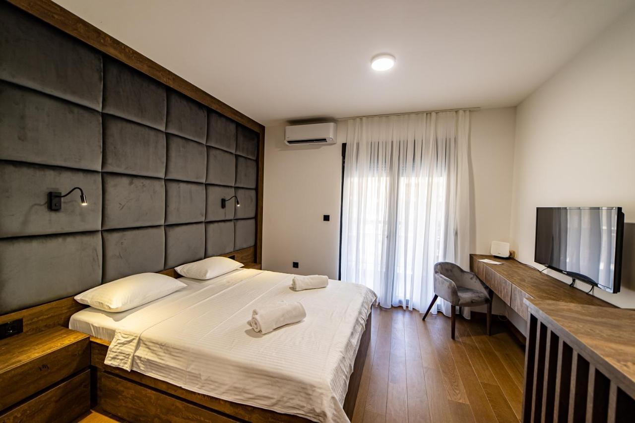 Apartments Tulip 波德戈里察 外观 照片