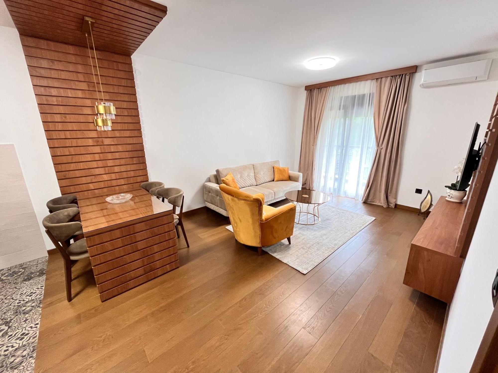 Apartments Tulip 波德戈里察 外观 照片